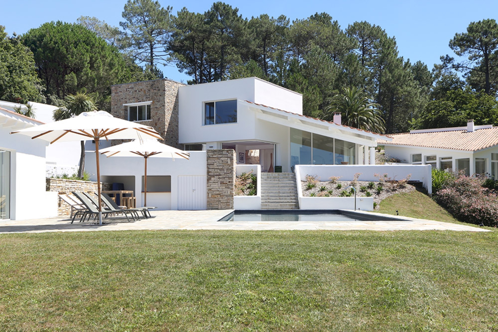 VILLA SUR LES HAUTS DE BORDAGAIN